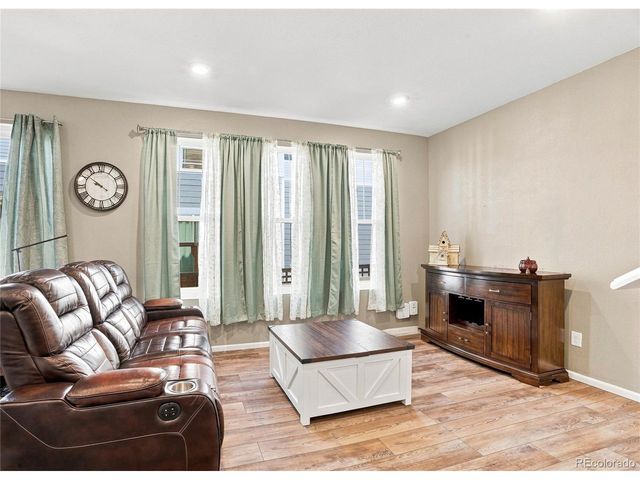 21331 E 60th Ave, Aurora, CO 80019