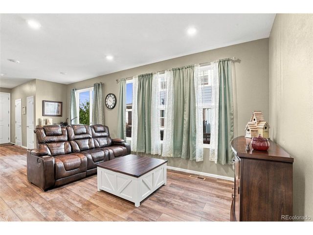 21331 E 60th Ave, Aurora, CO 80019