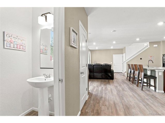 21331 E 60th Ave, Aurora, CO 80019