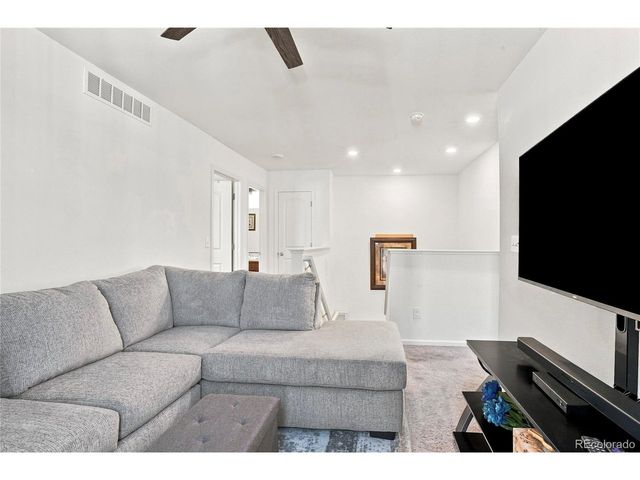 21331 E 60th Ave, Aurora, CO 80019