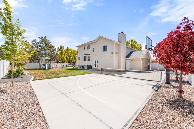 1372 W QUAIL COVEY CIR, Riverton, UT 84065