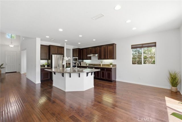 7921 Summer Day, Corona, CA 92883