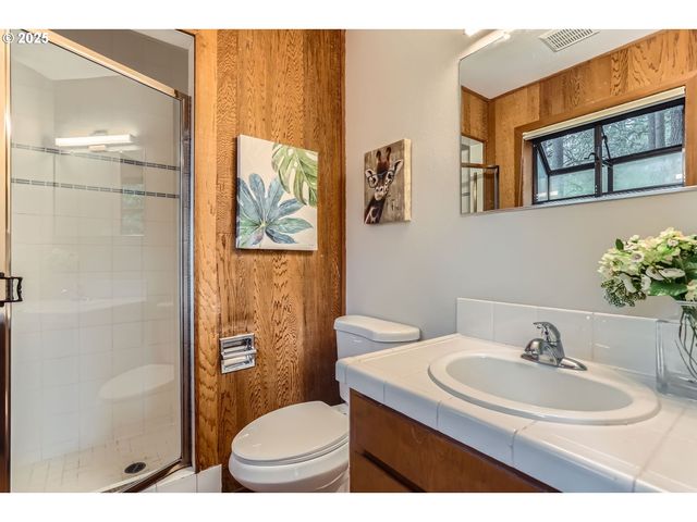 18435 TERRY Ave, Lake Oswego, OR 97035