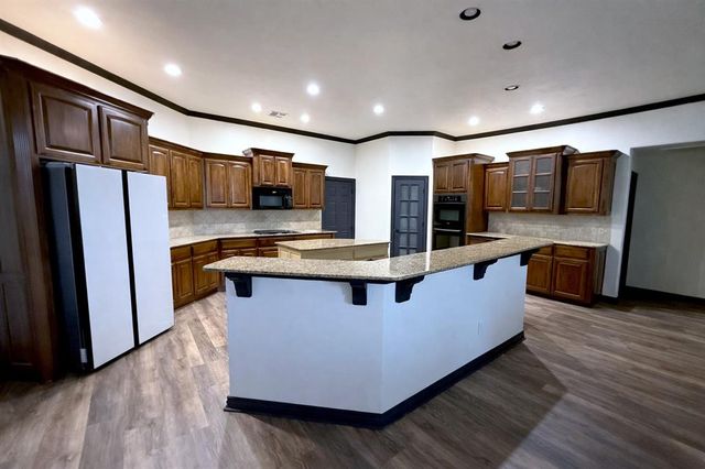 16605 Village Garden Drive, Edmond, OK 73012