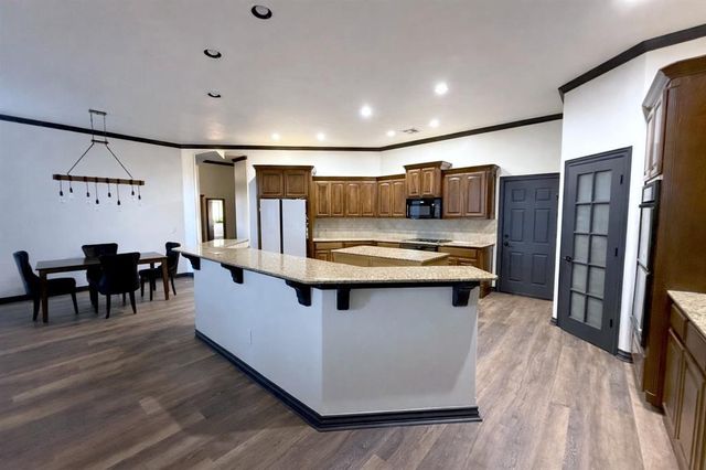 16605 Village Garden Drive, Edmond, OK 73012