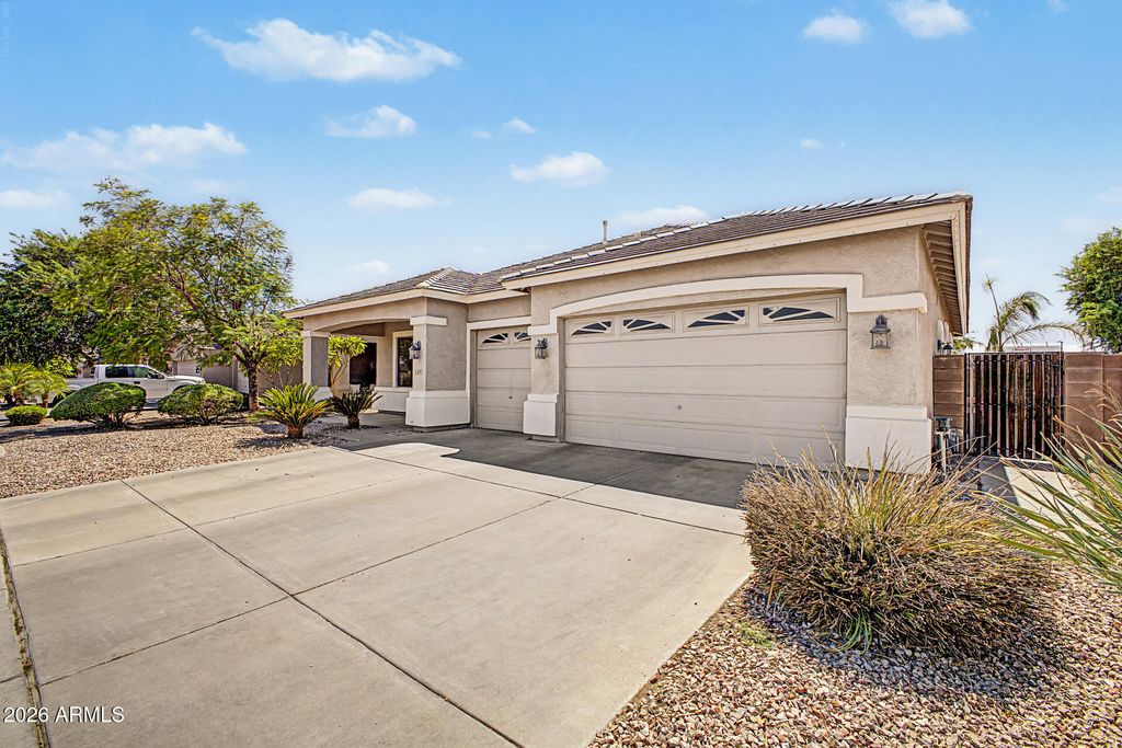 5722 N LAGUNA Drive, Litchfield Park, AZ 85340 — photo 2