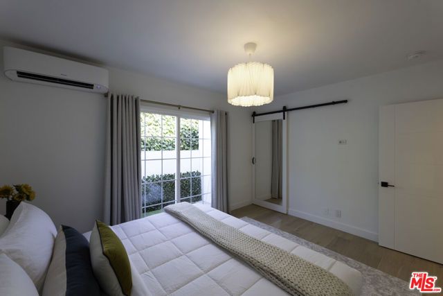 8907 Rosewood Avenue, West Hollywood, CA 90048