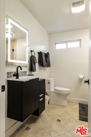 8907 Rosewood Avenue, West Hollywood, CA 90048