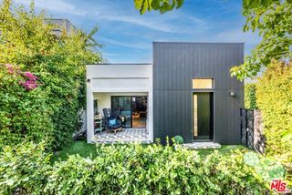 8907 Rosewood Avenue, West Hollywood, CA 90048