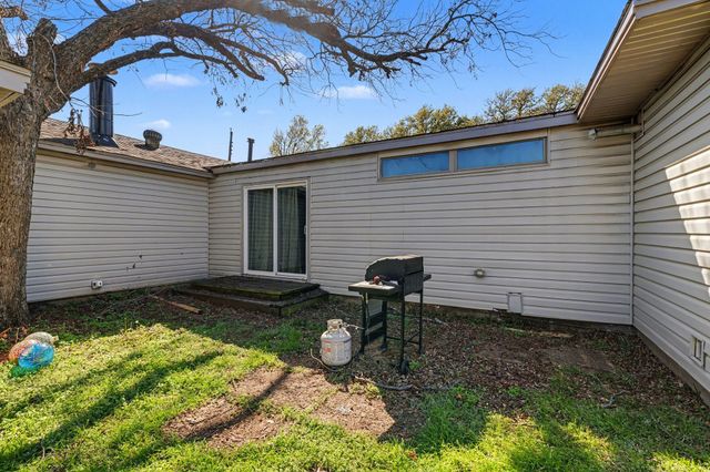 401 E 8th Street, Irving, TX 75060