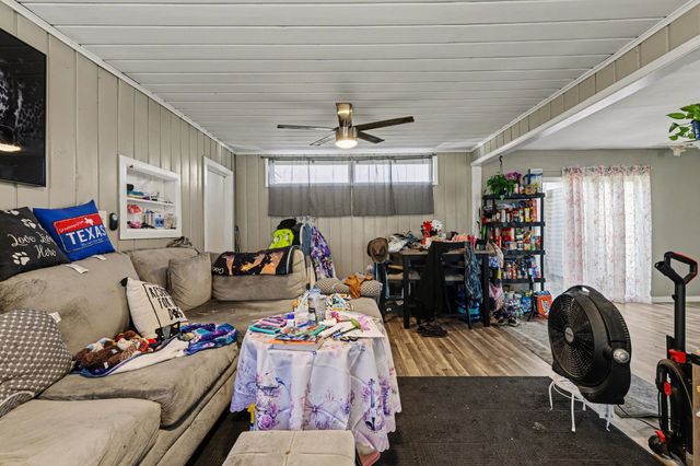 401 E 8th Street, Irving, TX 75060