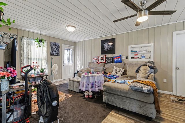 401 E 8th Street, Irving, TX 75060