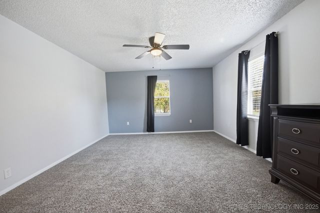 78 Cherokee Street, Canadian, OK 74425