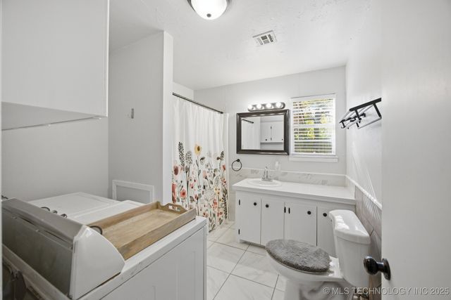 78 Cherokee Street, Canadian, OK 74425