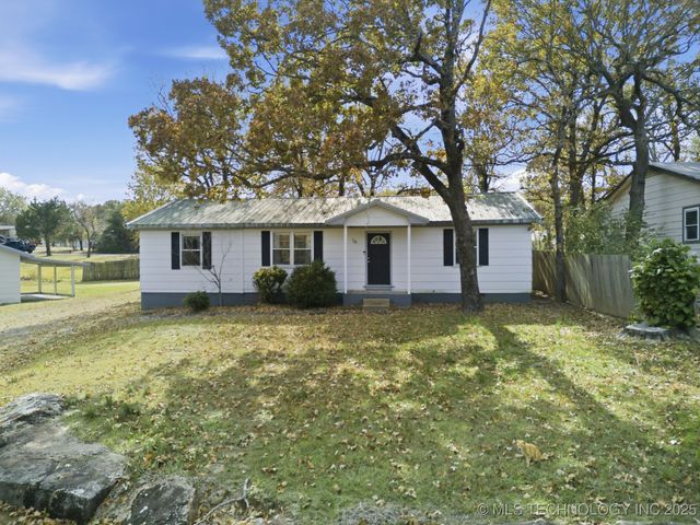 78 Cherokee Street, Canadian, OK 74425