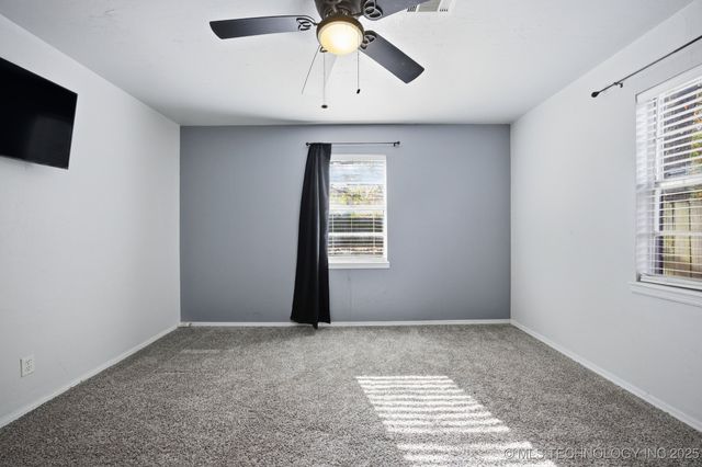 78 Cherokee Street, Canadian, OK 74425