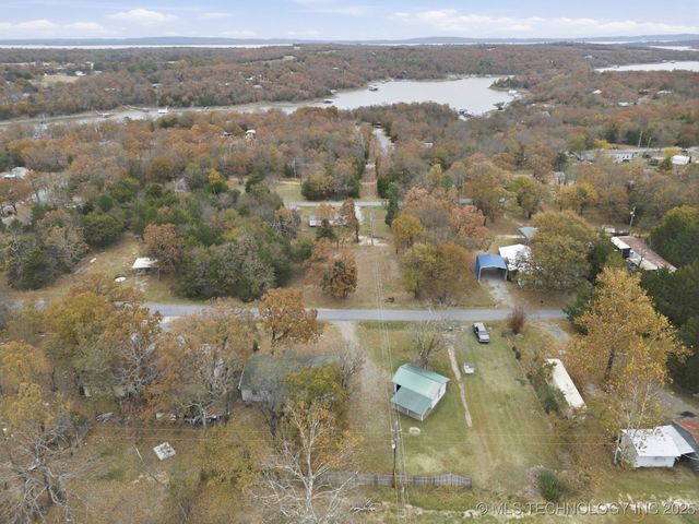 78 Cherokee Street, Canadian, OK 74425