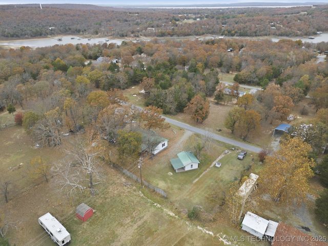 78 Cherokee Street, Canadian, OK 74425