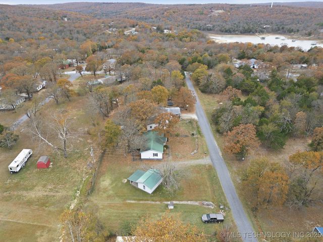 78 Cherokee Street, Canadian, OK 74425