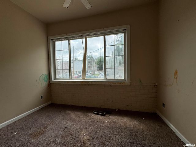 505 W MAIN Street, Carbondale, IL 62901