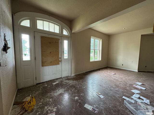 505 W MAIN Street, Carbondale, IL 62901