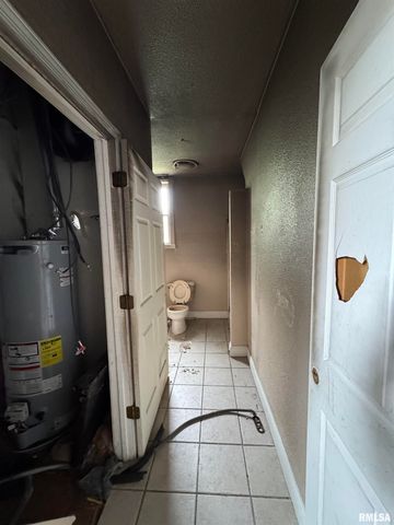 505 W MAIN Street, Carbondale, IL 62901