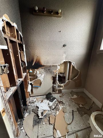 505 W MAIN Street, Carbondale, IL 62901