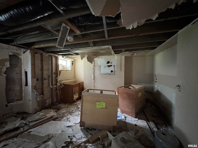 505 W MAIN Street, Carbondale, IL 62901