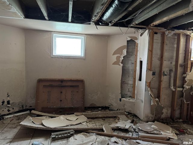 505 W MAIN Street, Carbondale, IL 62901