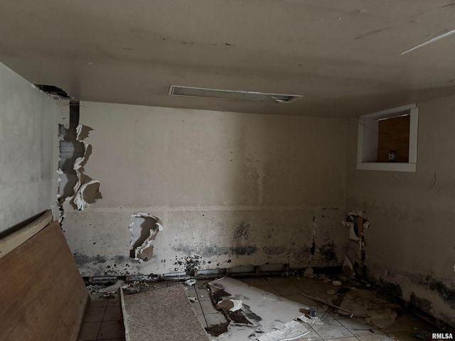 505 W MAIN Street, Carbondale, IL 62901