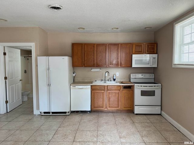 505 W MAIN Street, Carbondale, IL 62901