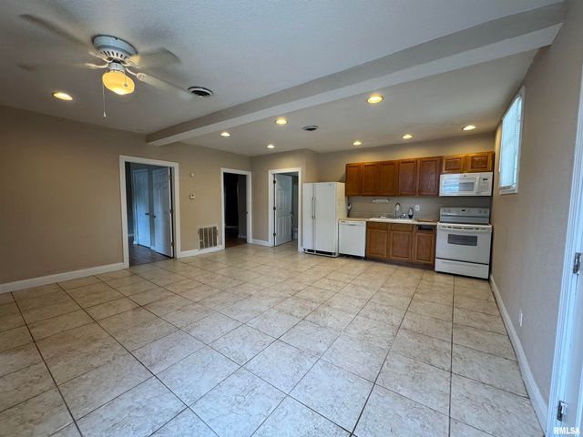 505 W MAIN Street, Carbondale, IL 62901