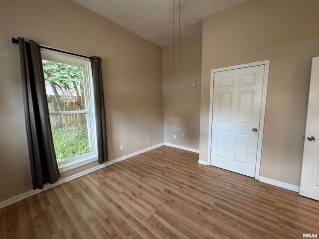 505 W MAIN Street, Carbondale, IL 62901