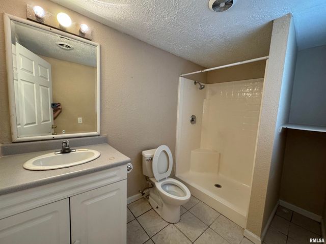 505 W MAIN Street, Carbondale, IL 62901