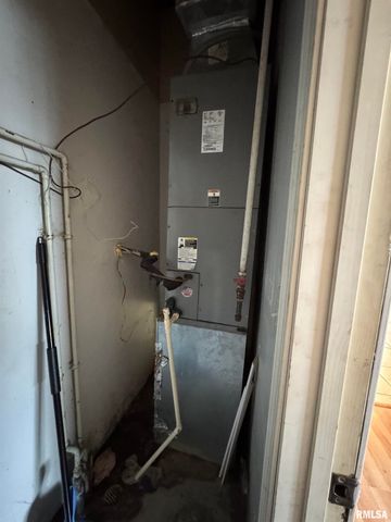 505 W MAIN Street, Carbondale, IL 62901