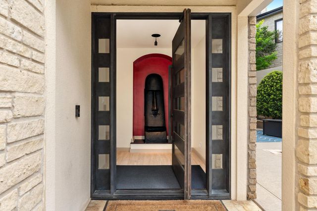 9 Swiftwater TRL, The Hills, TX 78738