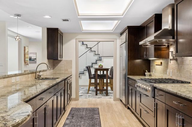 9 Swiftwater TRL, The Hills, TX 78738