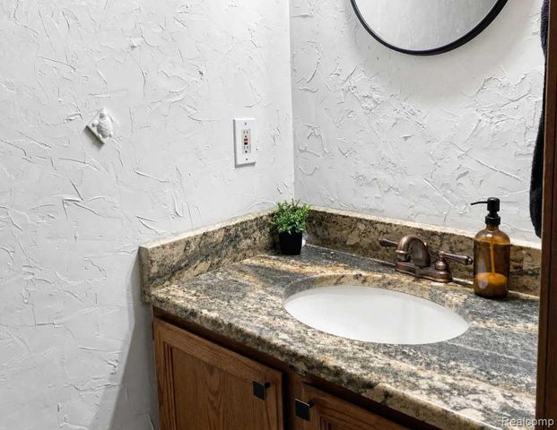15743 Greenview, Fraser, MI 48026