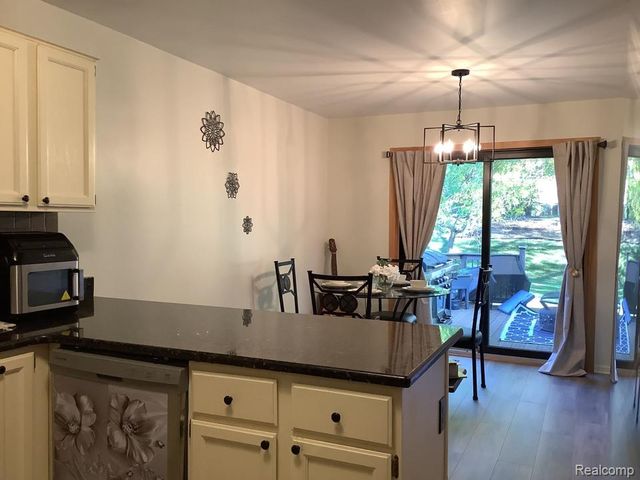 15743 Greenview, Fraser, MI 48026