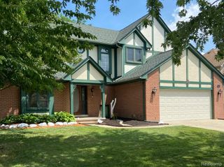 15743 Greenview, Fraser, MI 48026