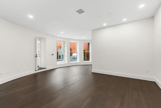 409 Commonwealth Avenue B, Boston, MA 02215