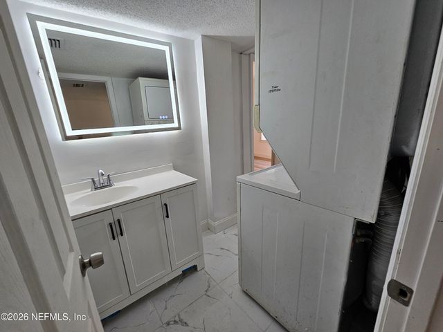 3920 N DAVIS Street, Jacksonville, FL 32209