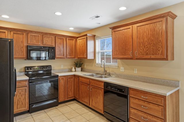 2103 WINDSTONE DR, Columbia, MO 65201