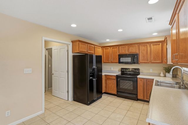 2103 WINDSTONE DR, Columbia, MO 65201