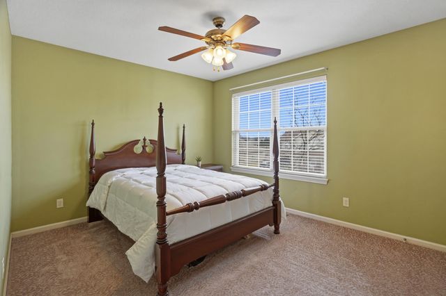 2103 WINDSTONE DR, Columbia, MO 65201