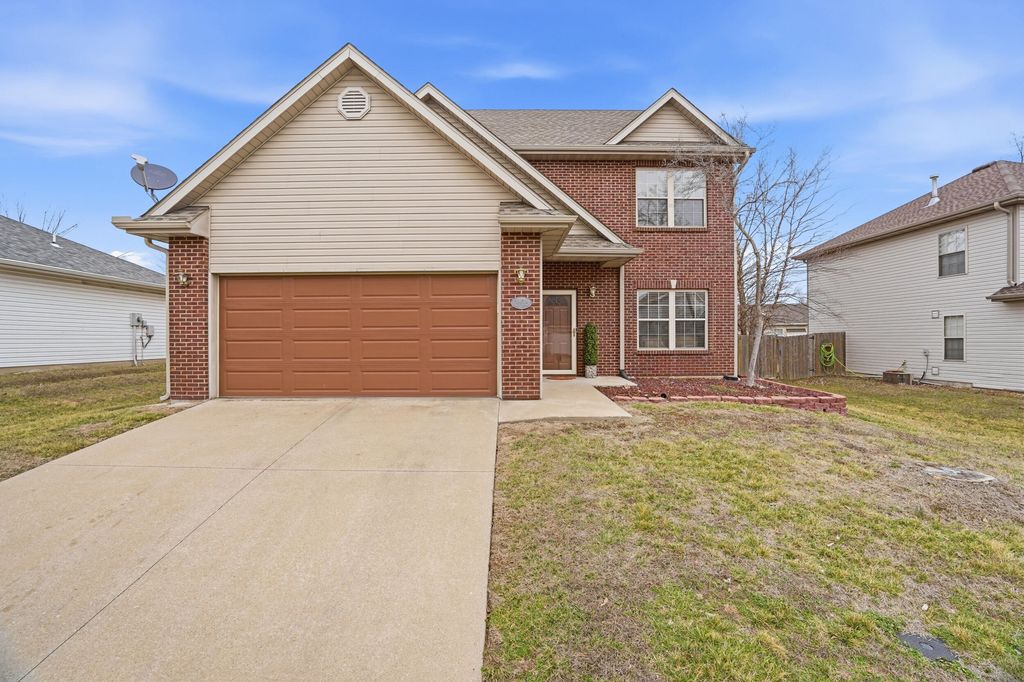 2103 WINDSTONE DR, Columbia, MO 65201