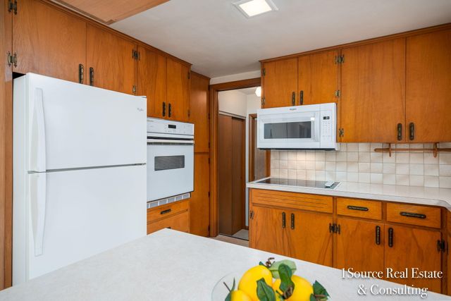 7040 Holly Drive, West Olive, MI 49460