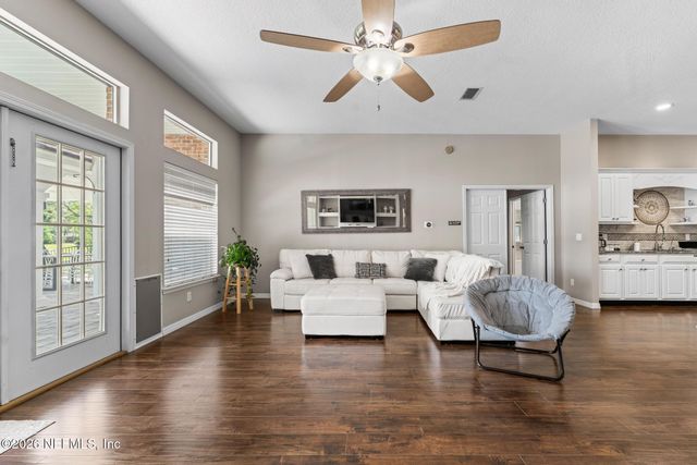 6352 LAKE PLANTATION Drive, Jacksonville, FL 32244