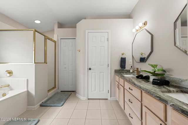 6352 LAKE PLANTATION Drive, Jacksonville, FL 32244