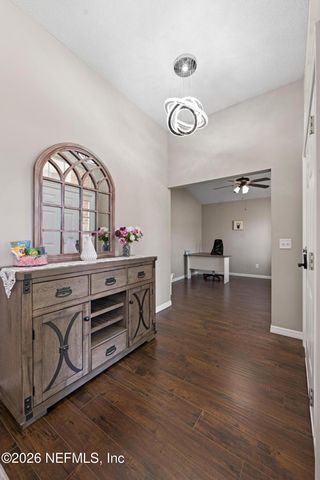 6352 LAKE PLANTATION Drive, Jacksonville, FL 32244